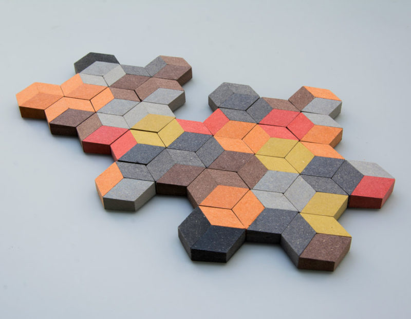 Tilelaying game with beautiful patterns Analog Games